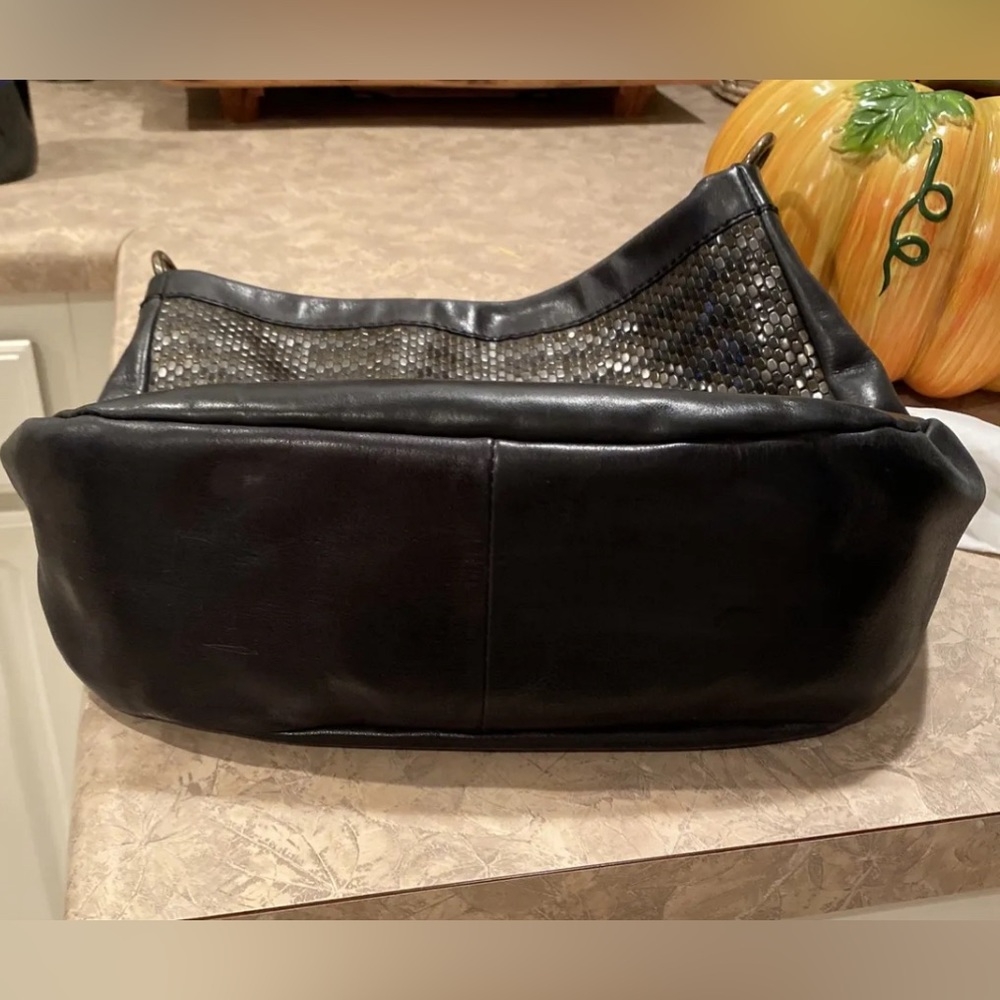 👀 FRYE Metal Stud Detail Charcoal Leather Hobo Crossbody Very Hard To Find - Picture 4 of 5